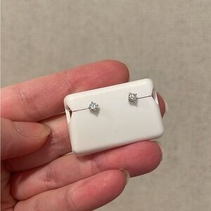 New .925 silver moissanite Stud Earrings